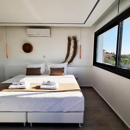 Phaedrus Living: Seaview Luxury Venus *