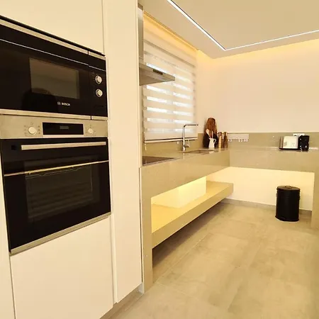 Phaedrus Living: Seaview Luxury Venus Villa *