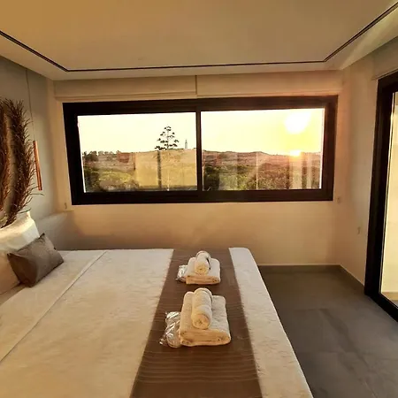 Phaedrus Living: Seaview Luxury Venus