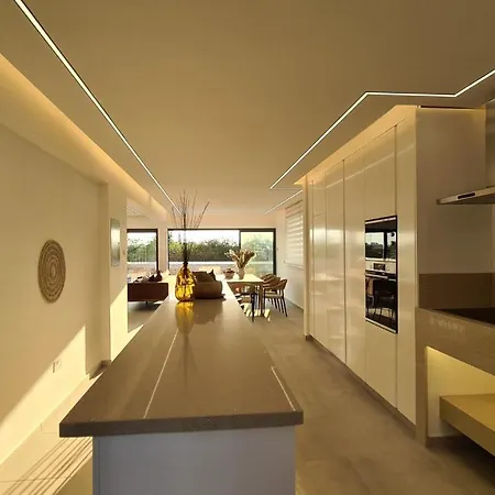 Phaedrus Living: Seaview Luxury Venus Вилла Пафос