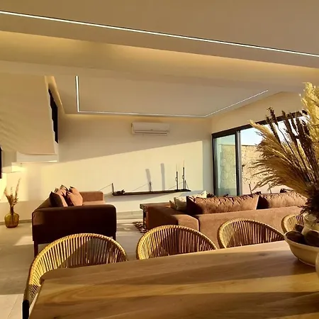 Phaedrus Living: Seaview Luxury Venus